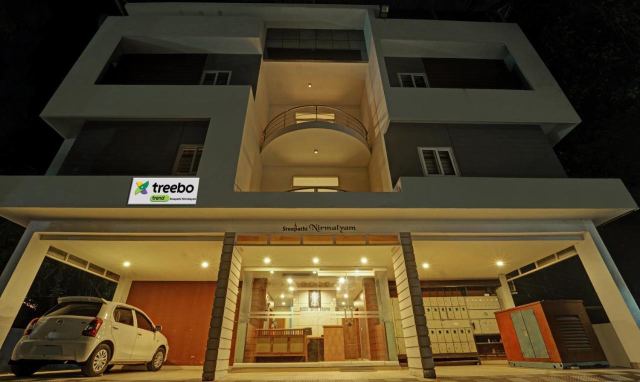 Hotel Sreepathi Nirmalyam 400 Mts From Guruvayoor Temple Guruvāyūr Exterior foto