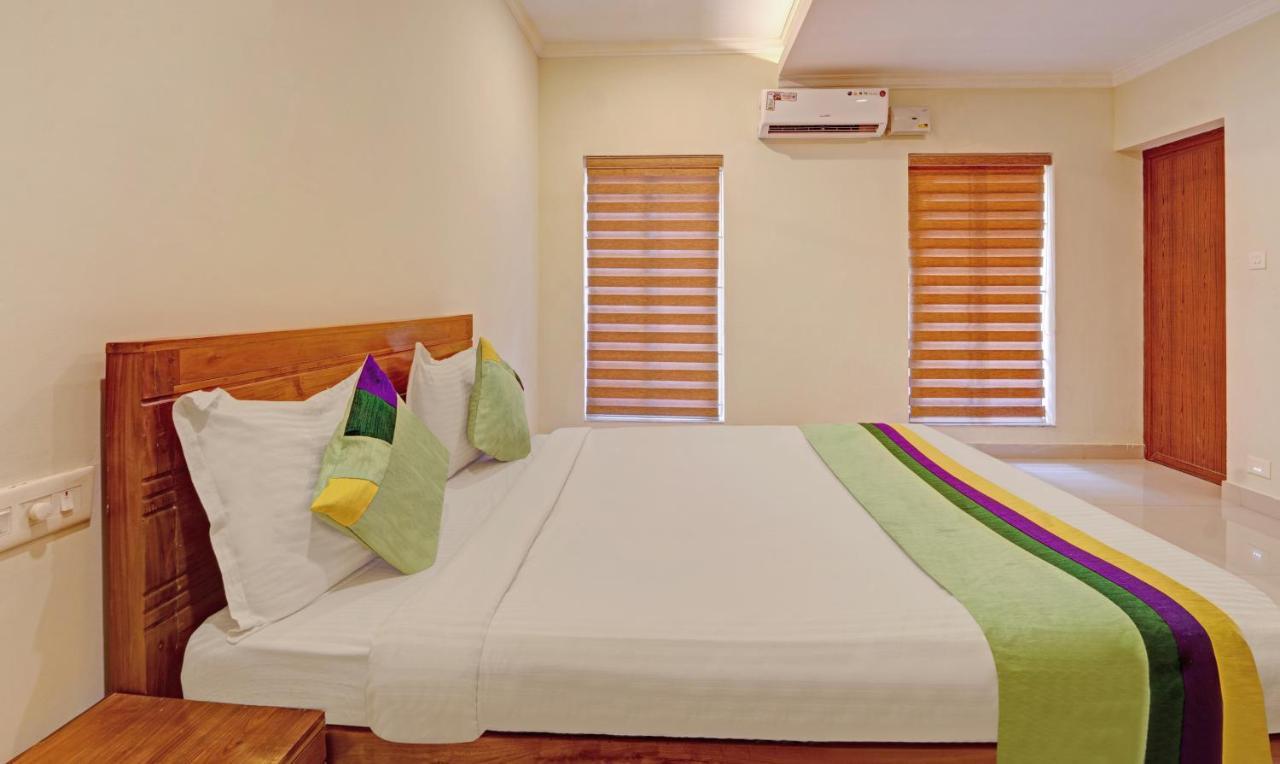 Hotel Sreepathi Nirmalyam 400 Mts From Guruvayoor Temple Guruvāyūr Exterior foto